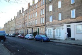 2 bedroom Flat to re...